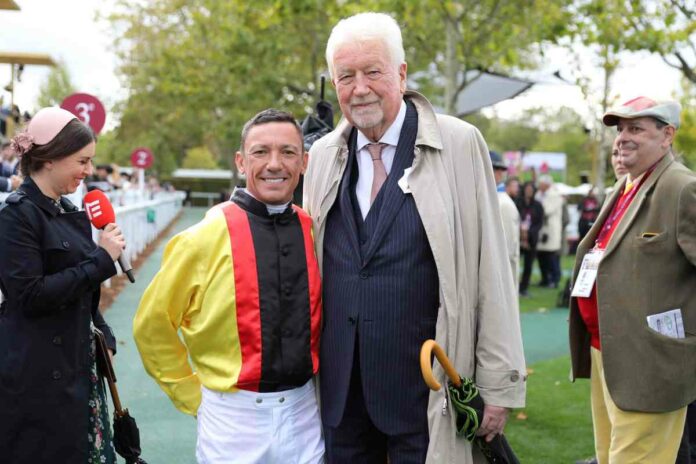 Peter M. Endres (re.) mit Frankie Dettori in Paris Peter M. Endres (re.) mit Frankie Dettori in Paris