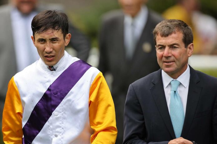 Peter Schiergen und Bauyrzhan Murzabayev (v.re.) Peter Schiergen und Bauyrzhan Murzabayev (v.re.)