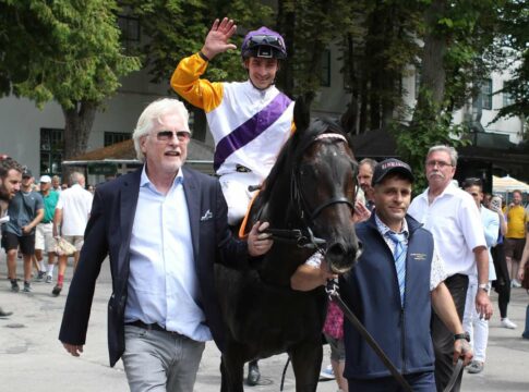 Sammarcos Australien-Einstand – Hier im Video zu sehen Helmut von Finck (li.) mit Sammarco