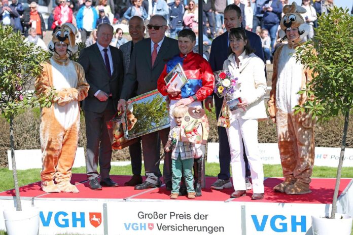Das siegreiche Team um Waldersee Das siegreiche Team um Waldersee
