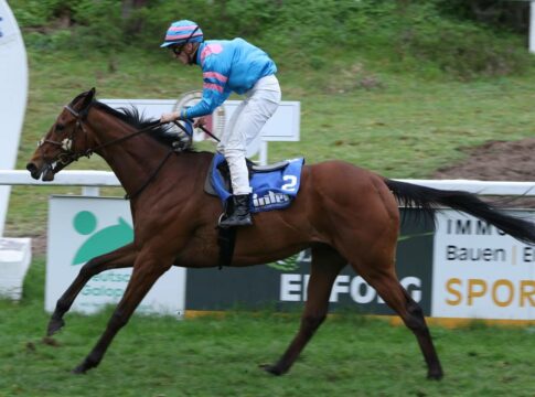 Compiegne-Sieg für Bruce Helliers Keep Away keep_away_1