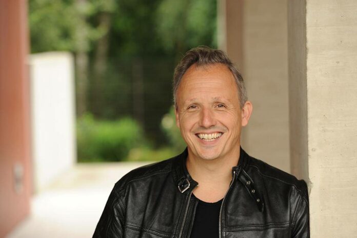 social_media_dr._stefan_strauss