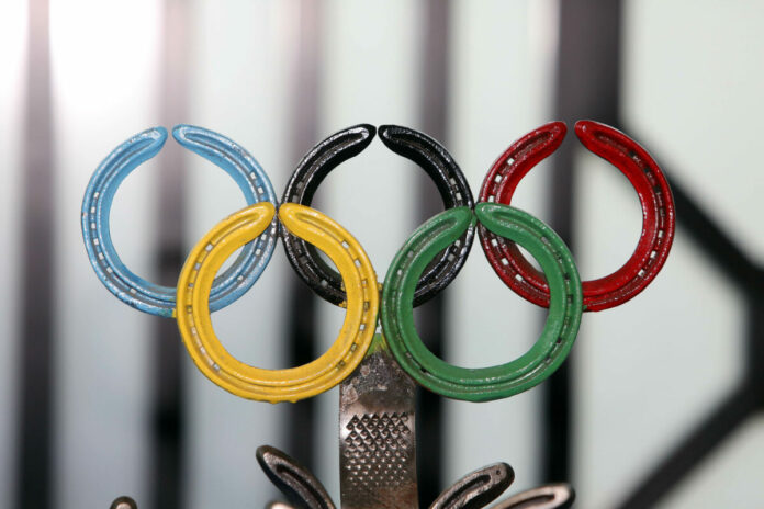 Happy Valley, die Olympischen Ringe aus Hufeisen