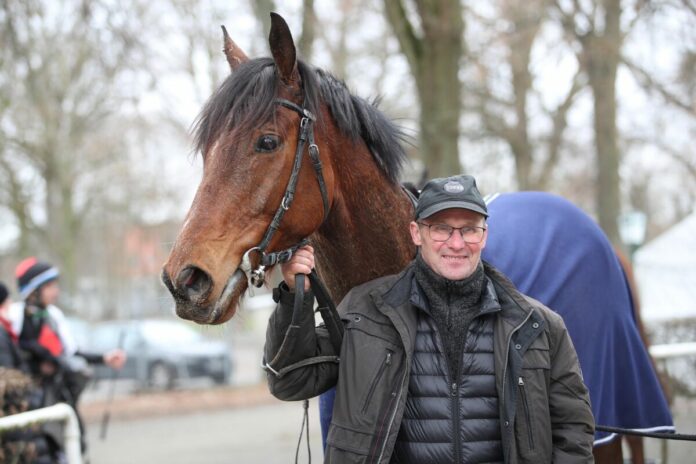 Bernd Schrödl (Archiv), hier mit Slay The Dragon Bernd Schrödl (Archiv), hier mit Slay The Dragon