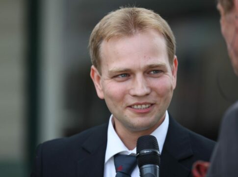 „Frag doch mal den Schiri“ mit dem Bergheimer Züchterstammtisch Rennleitungschef Dr. Philipp Biermann