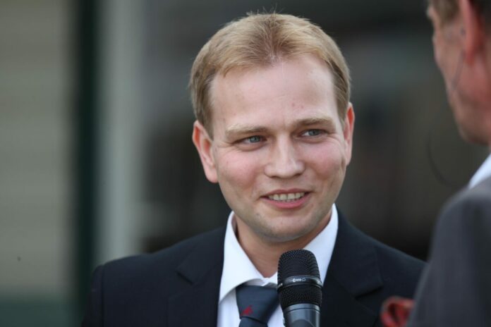 Rennleitungschef Dr. Philipp Biermann