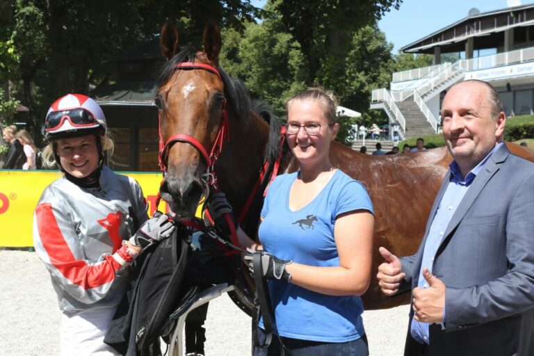 Adehaine sorgt für Party – Stall Party Pusher-Wallach siegt unter Claudia Fleißner