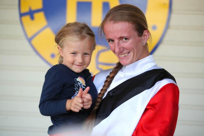 Melina Ehm mit Tochter