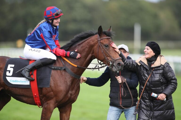 Jetzt aber: Amigo Charly endlich wieder siegreich – Schütz-Schützling vorne