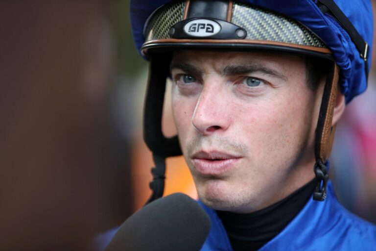 Karl Burke marschiert – Fallen Angel gewinnt mit Doyle in Newmarket