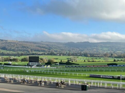 Triumph Hurdle: Mullins-Hürdendebütant Poniros schockt die Favoriten Cheltenham