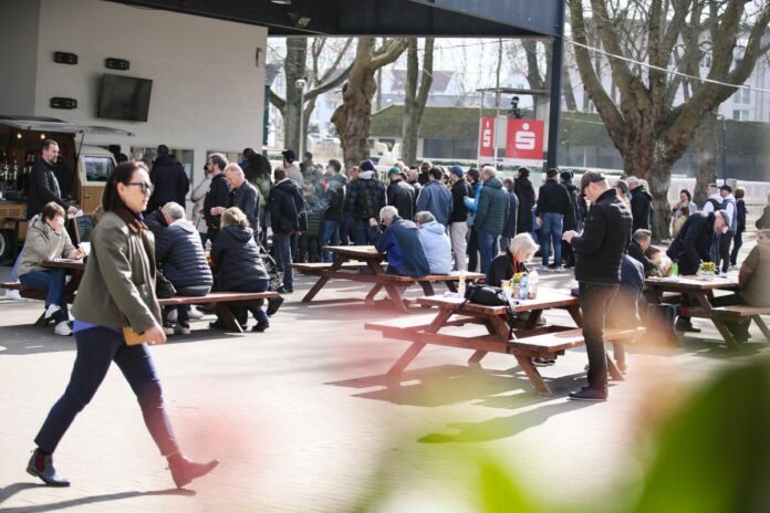 Guter Besuch auf der Rennbahn