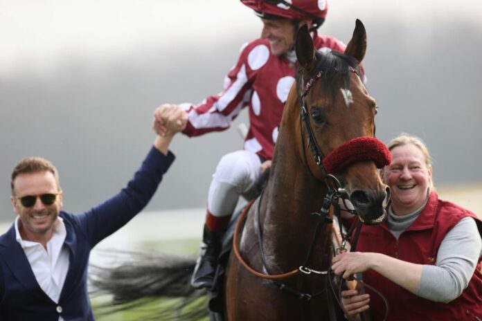 Mr Hollywood nach dem Sieg im Preis von Dahlwitz Mr Hollywood nach dem Sieg im Preis von Dahlwitz