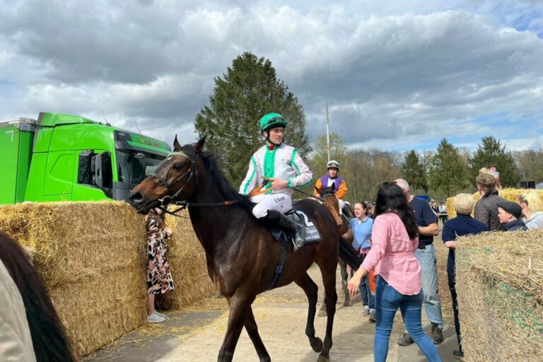 Erster Deutschland-Sieg für All Talk N No Do in Sonsbeck