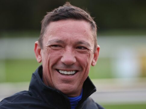 Mystik Dan enttäuscht bei Comeback, Flying Dismount von Dettori Frankie Dettori