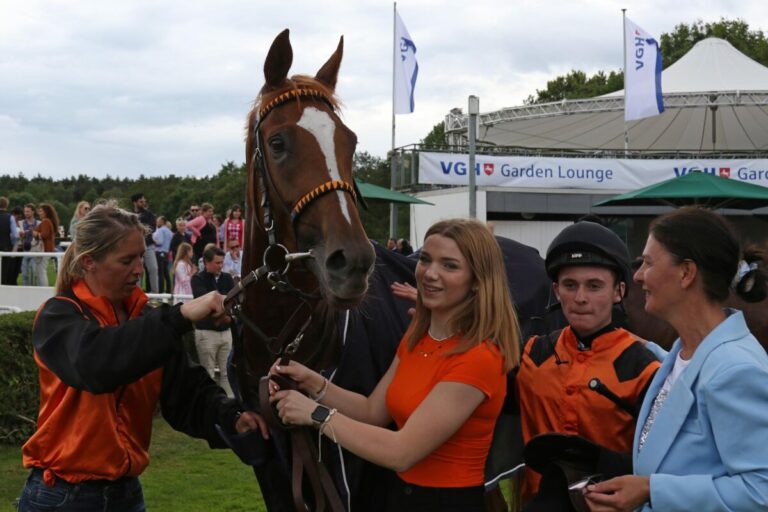 Debütantin Elegant Lips ist Romans zweiter Sieger