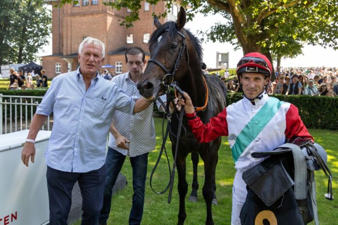 Backes nach dem Sieg in Hoppegarten Backes nach dem Sieg in Hoppegarten