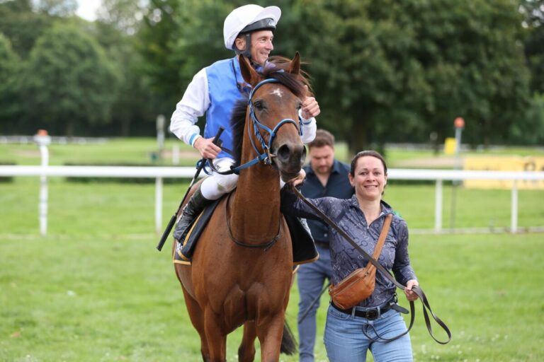 Erwarteter Favoritensieg im Araber-Rennen – Zoetelief und de Vries siegreich