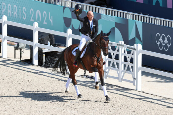 Ehrenrunde von Olympiasieger Michael Jung auf Chipmunk Foto: Sorge Ehrenrunde von Olympiasieger Michael Jung auf Chipmunk Foto: Sorge