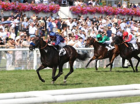 Düsseldorf statt Goodwood - Penalty geht in den Fritz Henkel-Preis Penalty bei seinem Sieg im Brunner Oettingen-Rennen 2024