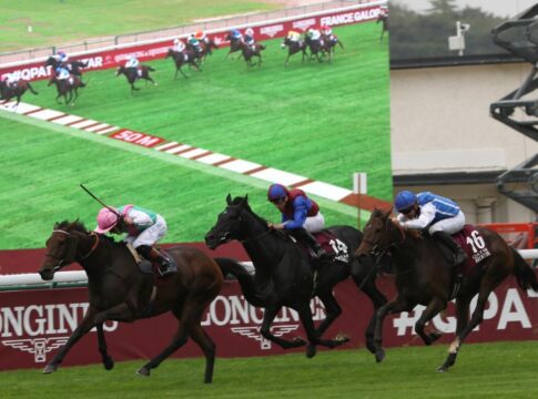 Noch 17 im Prix de l'Arc de Triomphe nach Streichung Bluestocking siegt unter Rossa Ryan im Qatar Prix de l’Arc de Triomphe, Gr.1
