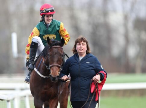 Juanita siegt unter Anna van den Troost