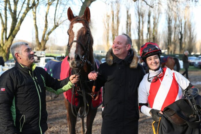 Bomaro siegt unter Anna van den Troost