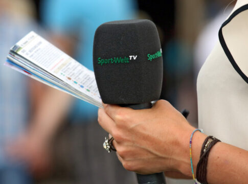 TV-Interview-Streiks der Trainer? Mikrofon