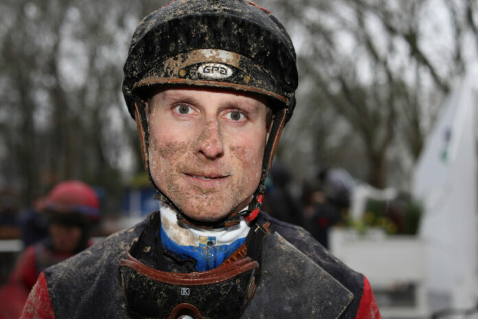 Martin Seidl nach einem Rennen auf der Dortmunder Sandbahn Martin Seidl nach einem Rennen auf der Dortmunder Sandbahn