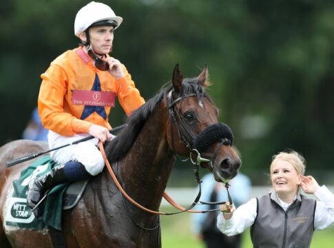 Prydwen siegt unter Callum Shepherd im WETTSTAR.de 140. Deutsches St. Leger – Gr.3