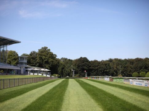 So wird der Boden zum Gruppe-Auftakt auf dem Grafenberg Die Grasbahn in Düsseldorf (Archiv)