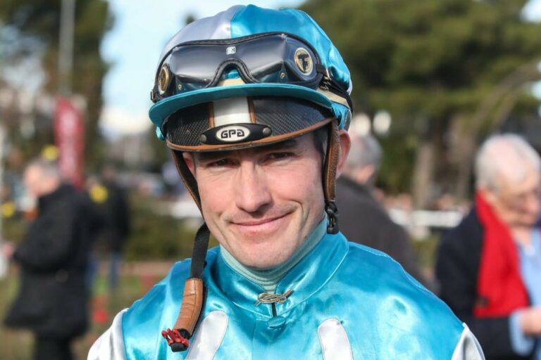 Foto-Finish! Santino Corleone setzt sich mit Bertrand Flandrin durch