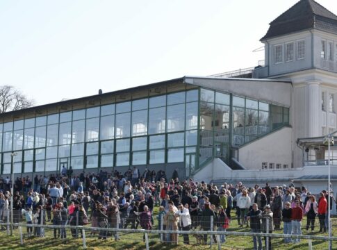 Top-Besuch in Dortmund - Tolles Wetter, Trödelmarkt, Sauer hochzufrieden Company Keeping siegt unter Lilly-Marie Engels