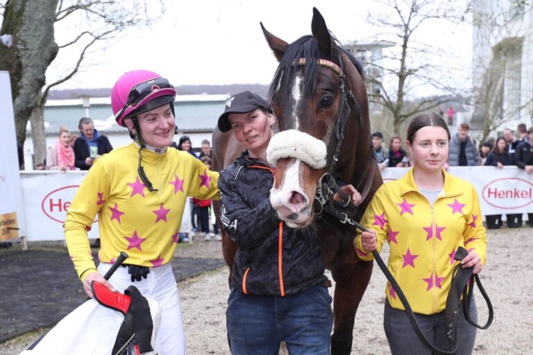 Company Keeping auch auf Gras – Engels erste Siegerin in der Perlenkette