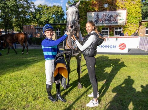 Tomas Roman ist wieder da! Erster Ritt in Köln Parigi siegt unter Tomas Roman