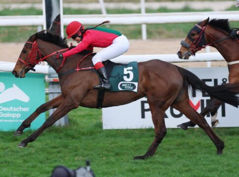 Vilana und Janina Boysen die letzten Sieger beim Kölner Saisonauftakt Vilana siegt unter Am. Janina Boysen