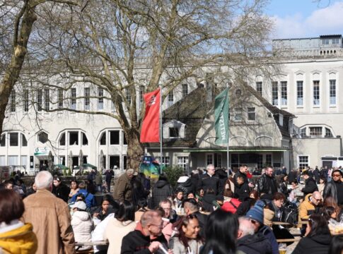 Volles Haus beim Dirt-Finale – „Wollen jeden Tag ein bisschen besser machen“ Volle Zuschauerbereiche am 16. März 2025