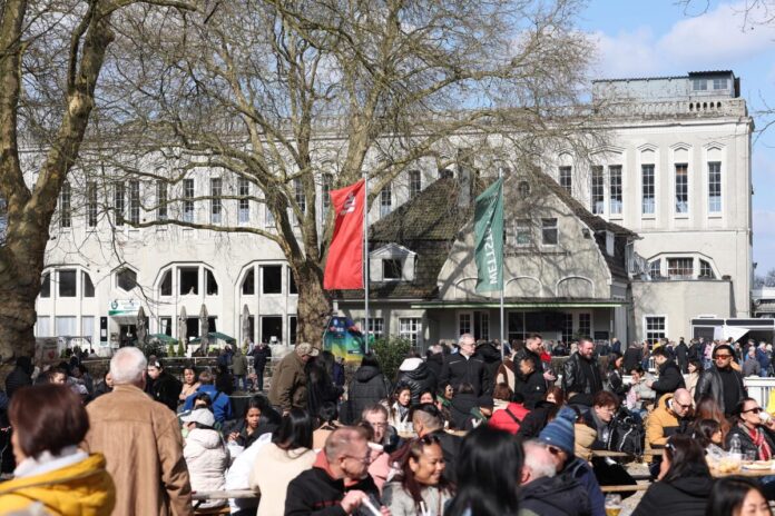 Volle Zuschauerbereiche am 16. März 2025 Volle Zuschauerbereiche am 16. März 2025