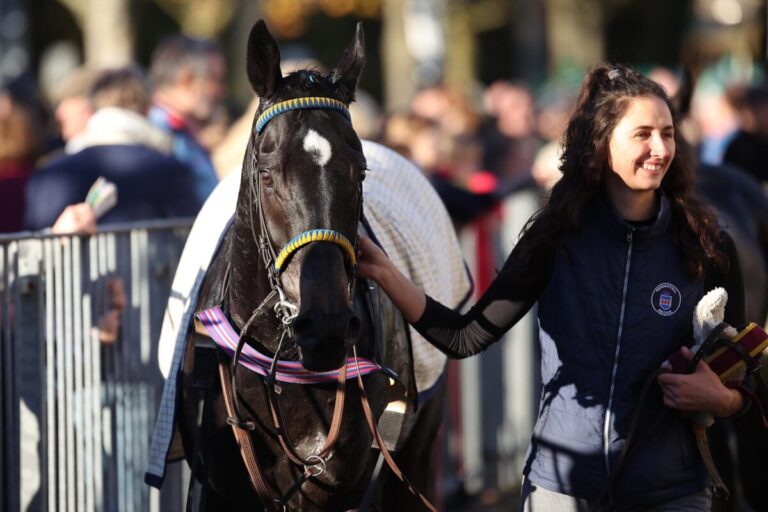 Reckes Seven O Seven überlegen in Mons