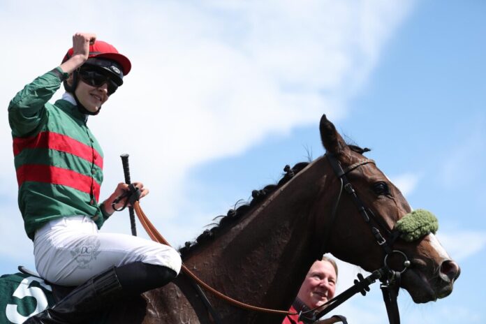 Namaron siegt unter Leon Wolff im Großen Preis der Wohnstätte Krefeld – Dr. Busch-Memorial Namaron siegt unter Leon Wolff im Großen Preis der Wohnstätte Krefeld – Dr. Busch-Memorial