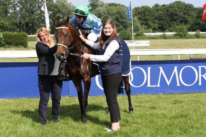 Matilda siegt unter Frida Valle-Skar in den Coolmore City Of Troy German 2000 Guineas, Gr.2