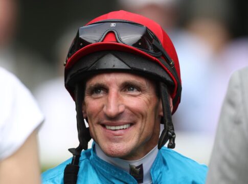 Japan-Hammer! Andrasch Starke gewinnt Gruppe I-Japan Oaks Andrasch Starke