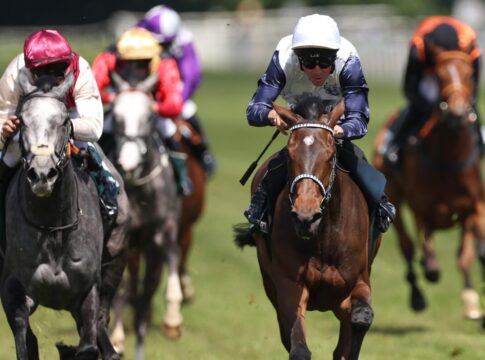 Die Weste bleibt weiß: Polen-Import Lady Charlotte gewinnt Listenrennen Lady Charlotte siegt unter Adrie de Vries im Großer Preis der Burckhardt-Gruppe – Preis der Neuen Bult – Listenrennen