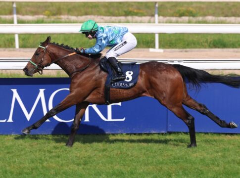 Matilda nach Frankreich – Peter Brant, Besitzer der Prix de Diane-Siegerin kauft Matilda siegt unter Frida Valle-Skar in den Coolmore City Of Troy German 2000 Guineas, Gr.2