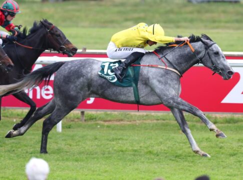 Tina Al Gunay siegt unter Adrie de Vries