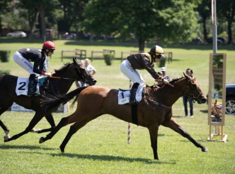 Reckes Artistic Mission eröffnet den Renntag in Zweibrücken Artistic Mission