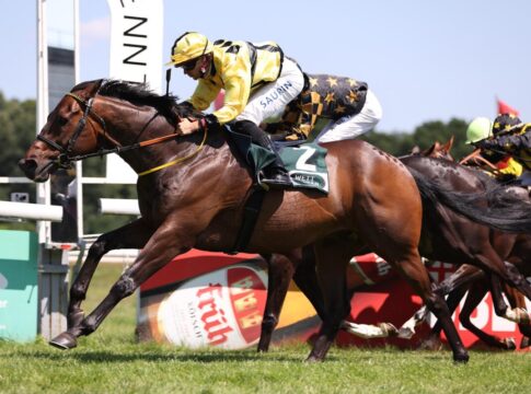 Zweiter Championsieg: Oldie Asaaleeb in der Viererwette vorne Asaaleeb siegt unter Thore Hammer-Hansen