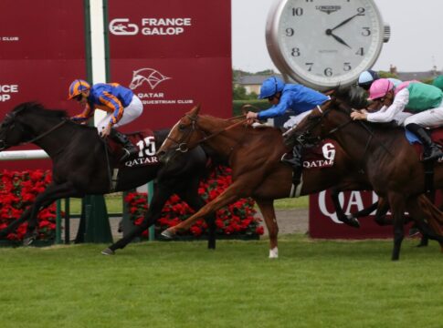 O'Brien-Favorit Camille Pissarro gewinnt Prix du Jockey Club Camille Pissaro