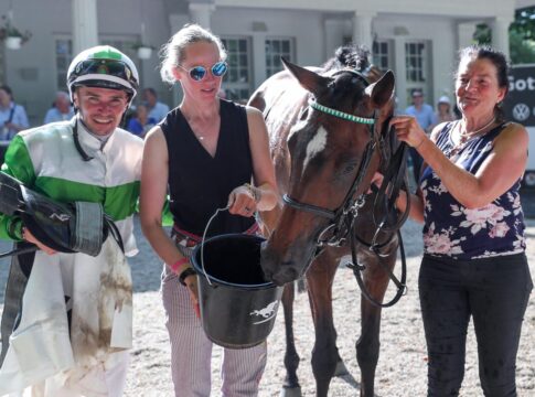 Classic Fleur mit Düsseldorf-Doppel - Small Fires disqualifiziert Classic Fleur siegt unter Wladimir Panov