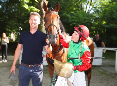 Crocus profitiert von „Baltromei-Kilos" Crocus siegt unter Nina Baltromei